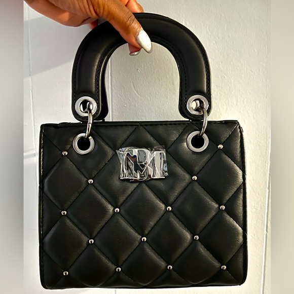 ✨ Badgley Mischka 🌱 Vegan Leather 😍 Small Handle Tote 👜 With Studs & Quilting - Picture 2 of 7